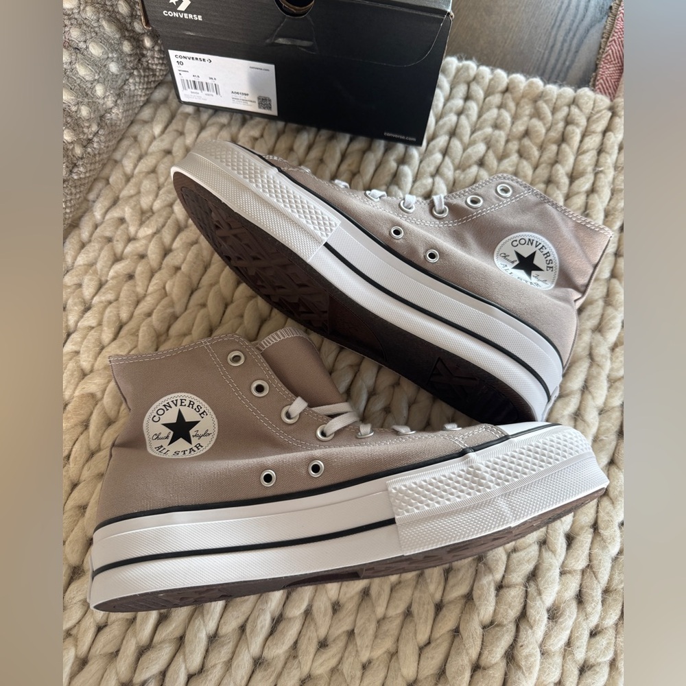NWT Womens Converse Chuck Taylor All Star Lift Hi  - Wonder Stone SIZE 10